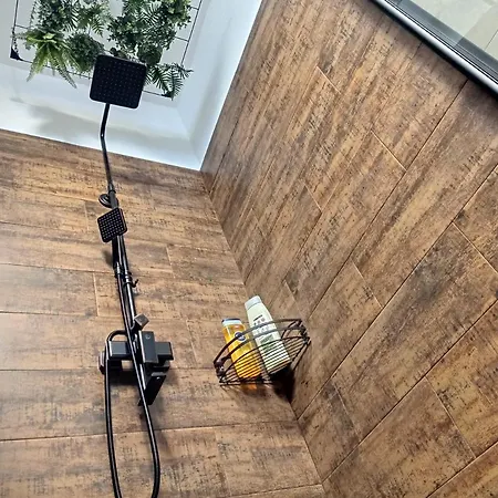 Urban Zen Den 2