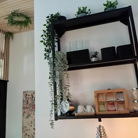 Urban Zen Den 2 *