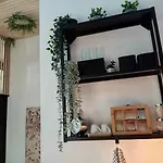 Urban Zen Den 2 *