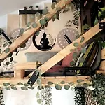 Urban Zen Den 2 *