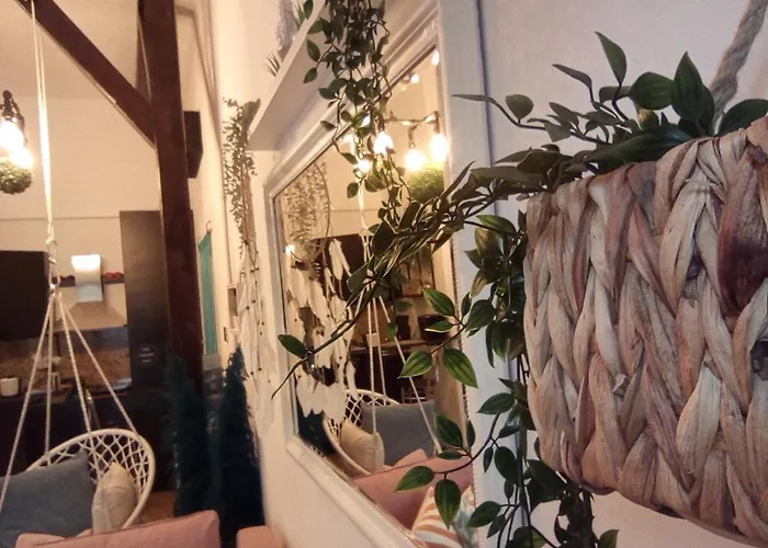 Urban Zen Den 2 *